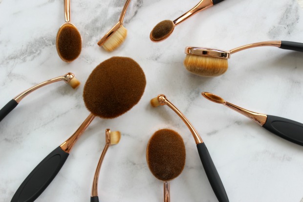 face oval brushes set